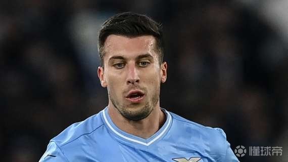 他们举手投 他们举手投