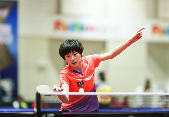 来自世界各 来自世界各